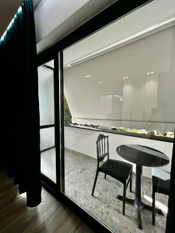Deluxe Apartment Bllok Tirana Esterno foto
