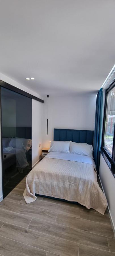 Deluxe Apartment Bllok Tirana Esterno foto