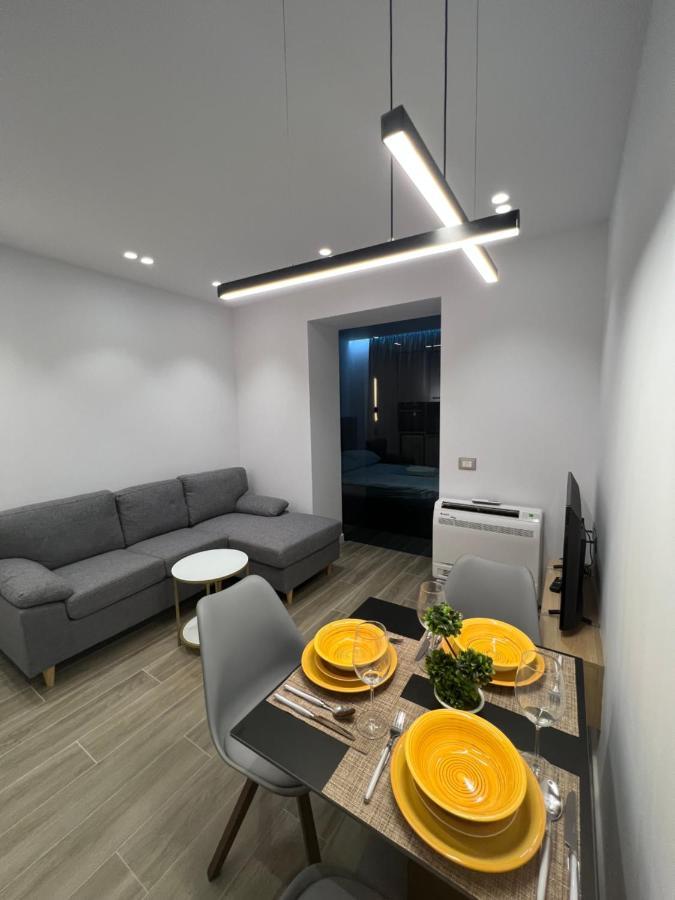 Deluxe Apartment Bllok Tirana Esterno foto