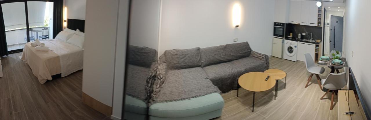 Deluxe Apartment Bllok Tirana Esterno foto