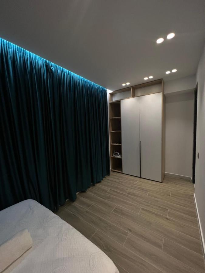 Deluxe Apartment Bllok Tirana Esterno foto