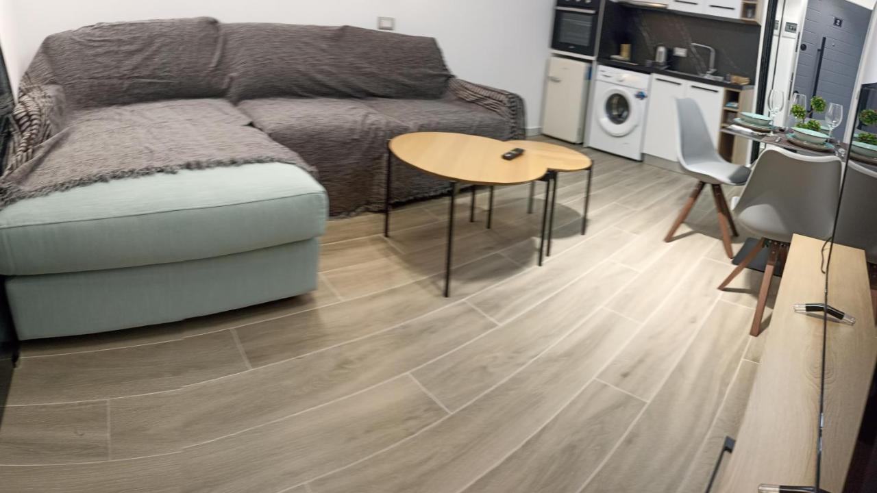 Deluxe Apartment Bllok Tirana Esterno foto