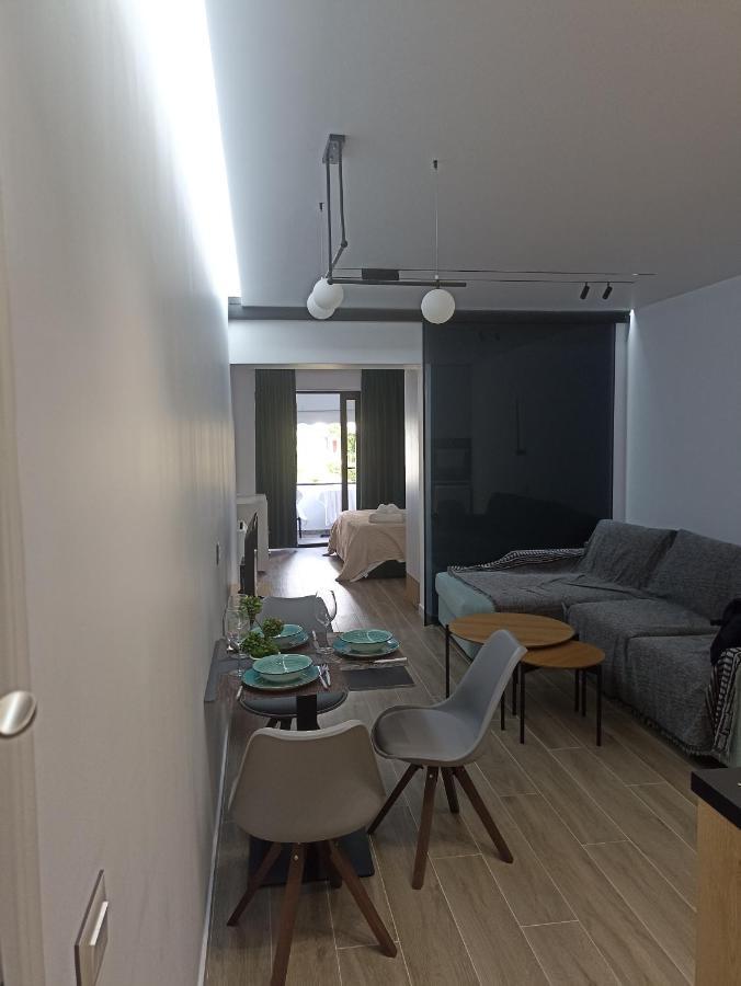 Deluxe Apartment Bllok Tirana Esterno foto