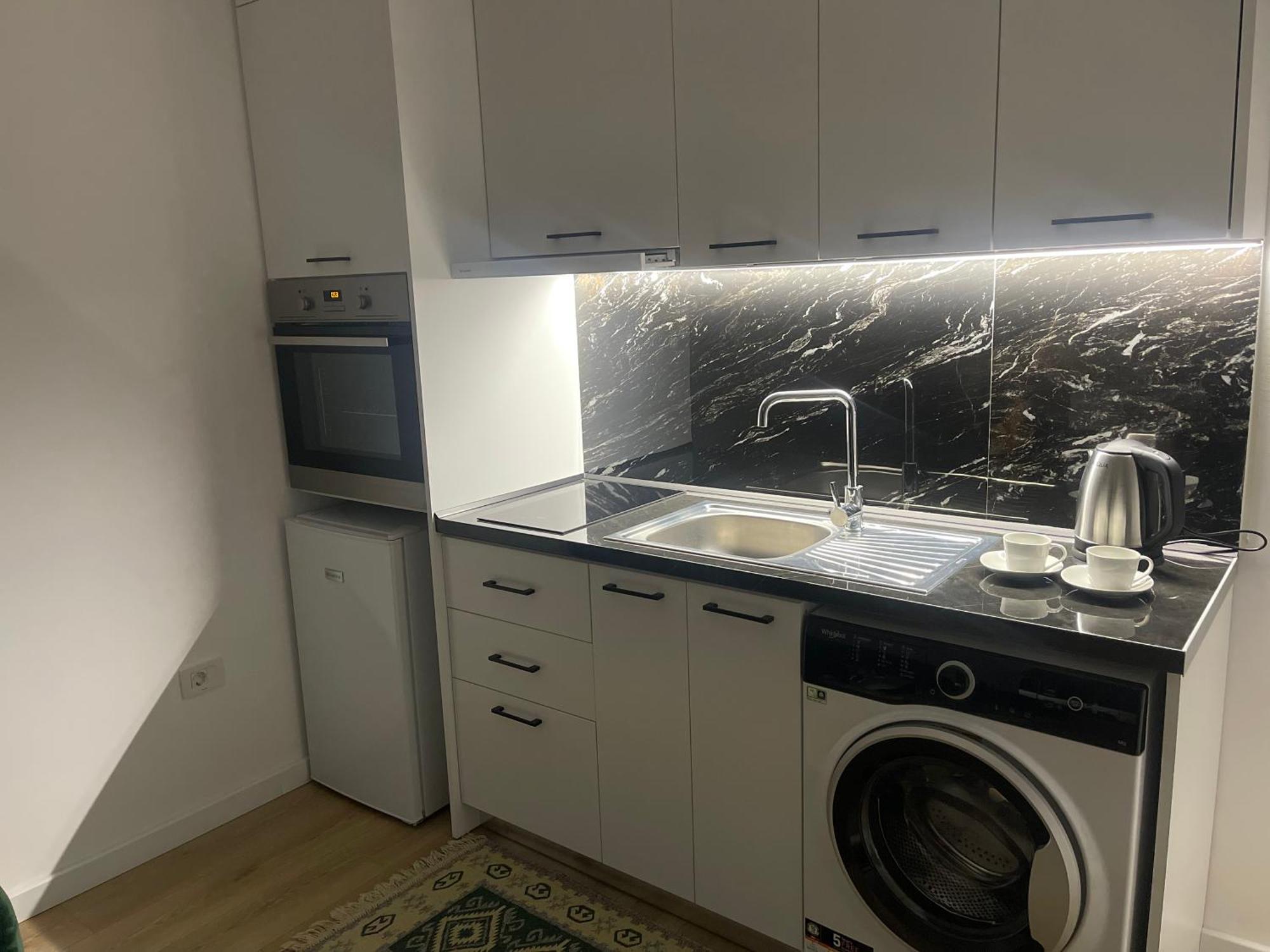 Deluxe Apartment Bllok Tirana Esterno foto